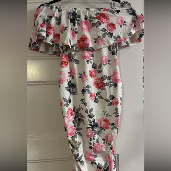 Floral Off-Shoulder Maternity Dress - Picture 2 of 3